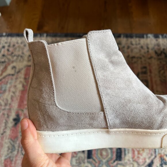 Soda Wedge Sneaker Shoes Side Zipper Light Grey High Top‎ Women Size 7.5 Taupe - Picture 7 of 8